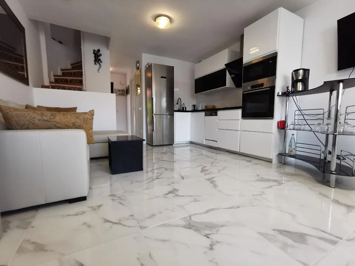 Dona Lola Elena - Nice Duplex Apartment With Sea Views Close To Beach Sitio de Calahonda